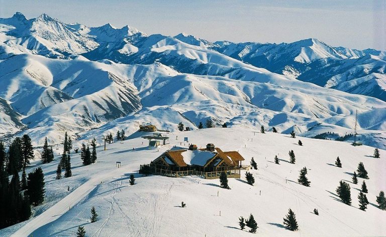 Sun Valley Day Lodge - Fly to the Perfect Recreation Destination