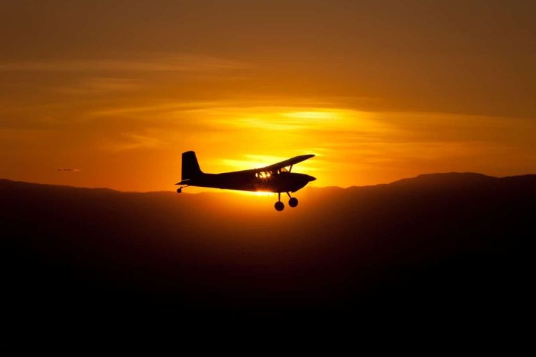 Learning to Fly a Taildragger